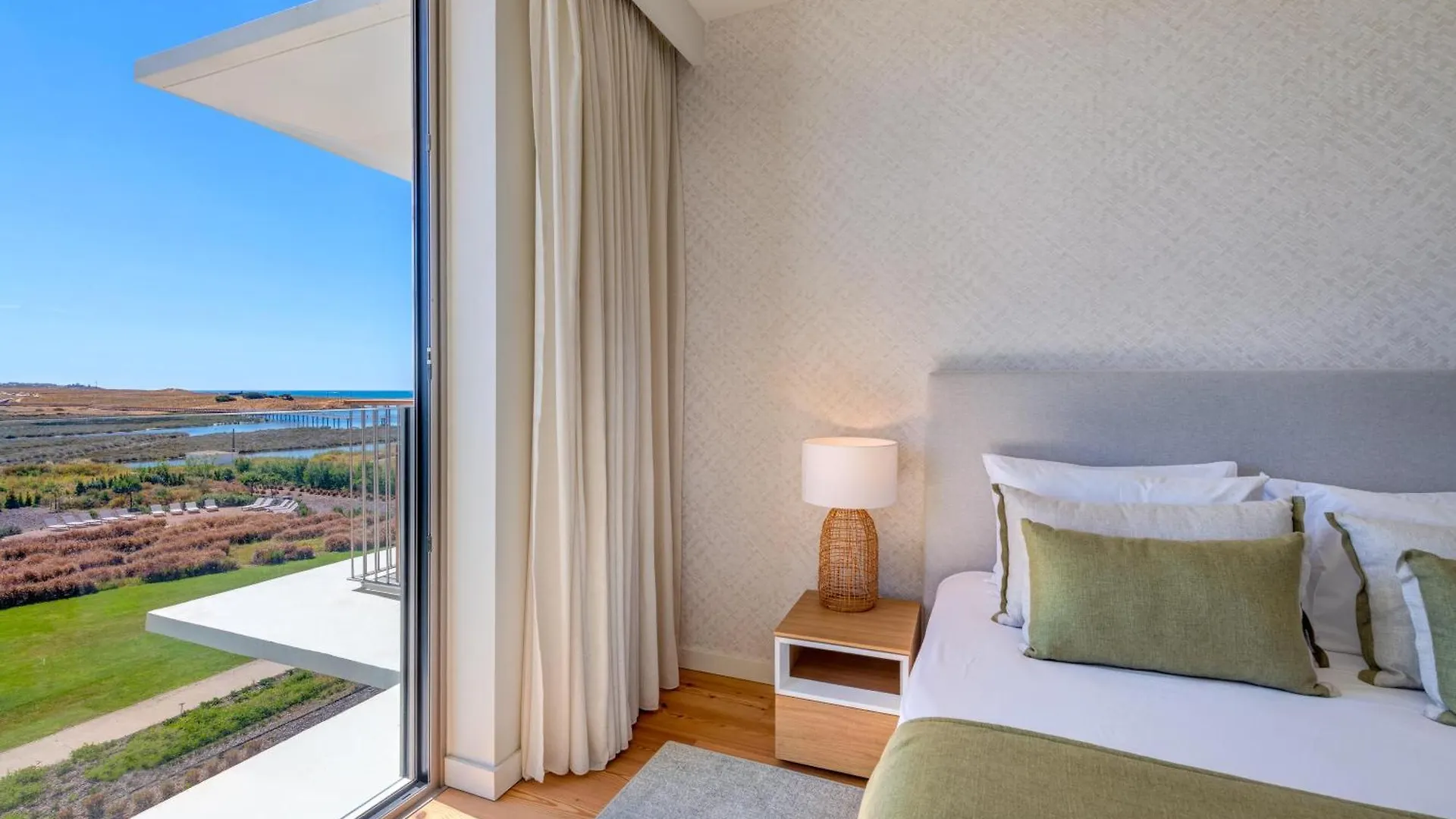 Cond Bayline - T2 - Spa - Gym - Beach - Carapau - By Bedzy Armação de Pêra Lägenhet