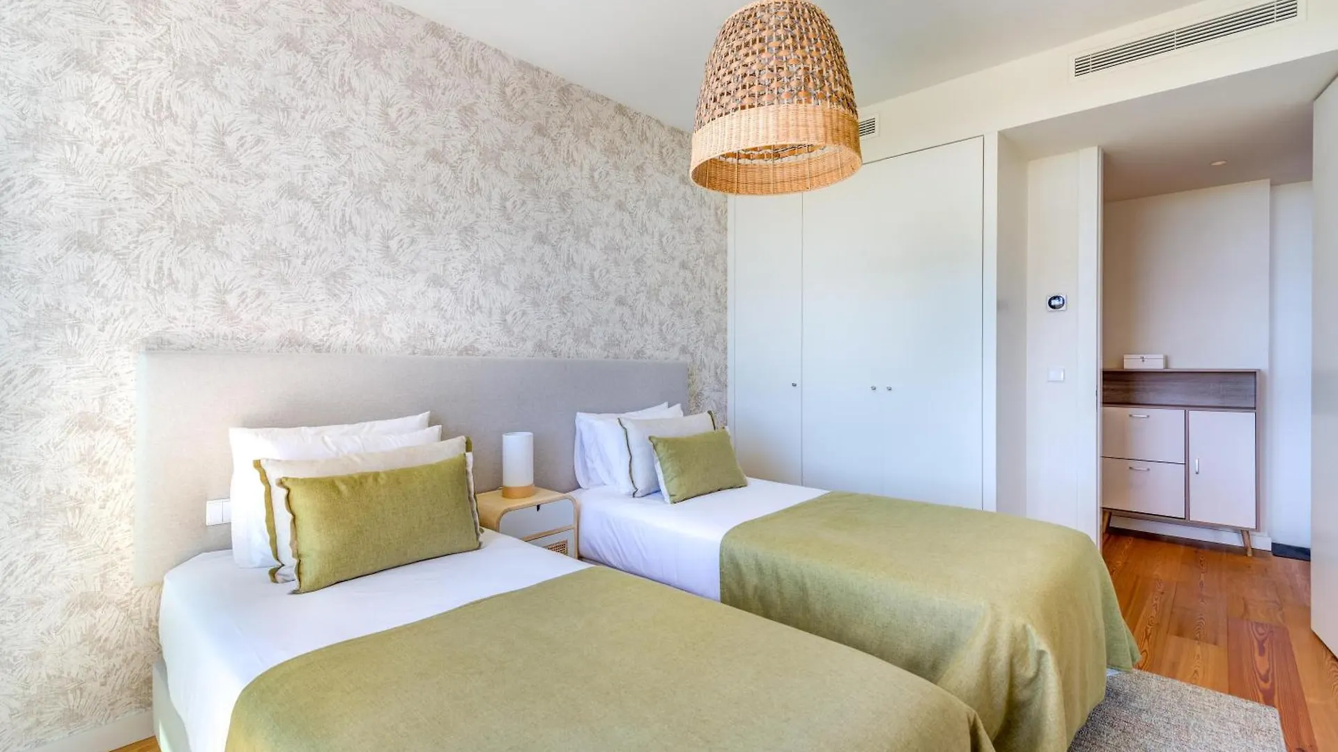 Cond Bayline - T2 - Spa - Gym - Beach - Carapau - By Bedzy Armação de Pêra Apartamento